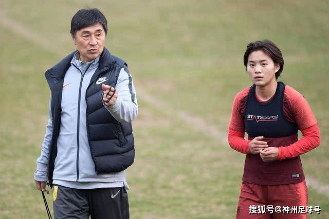 大连英博：成功实现冲超目标是大家共同奋斗的成果